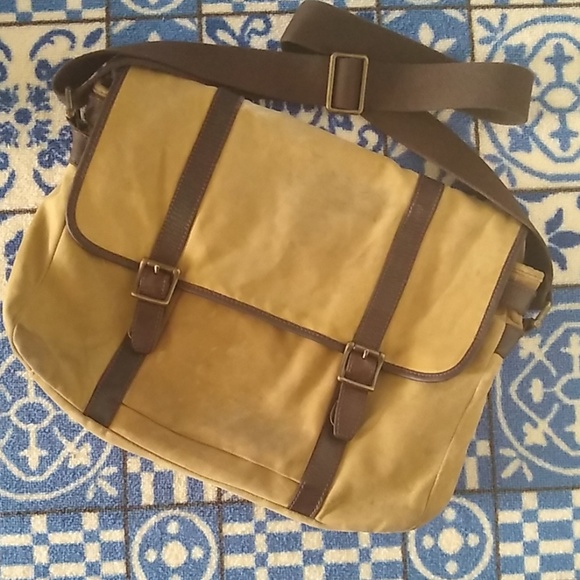 Fossil Other - Fossil - messenger bag